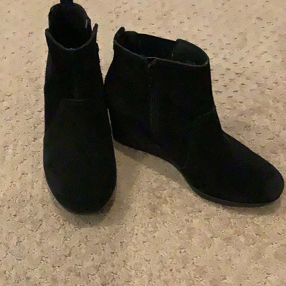 Clarks Wedge Weather Resistant Booties